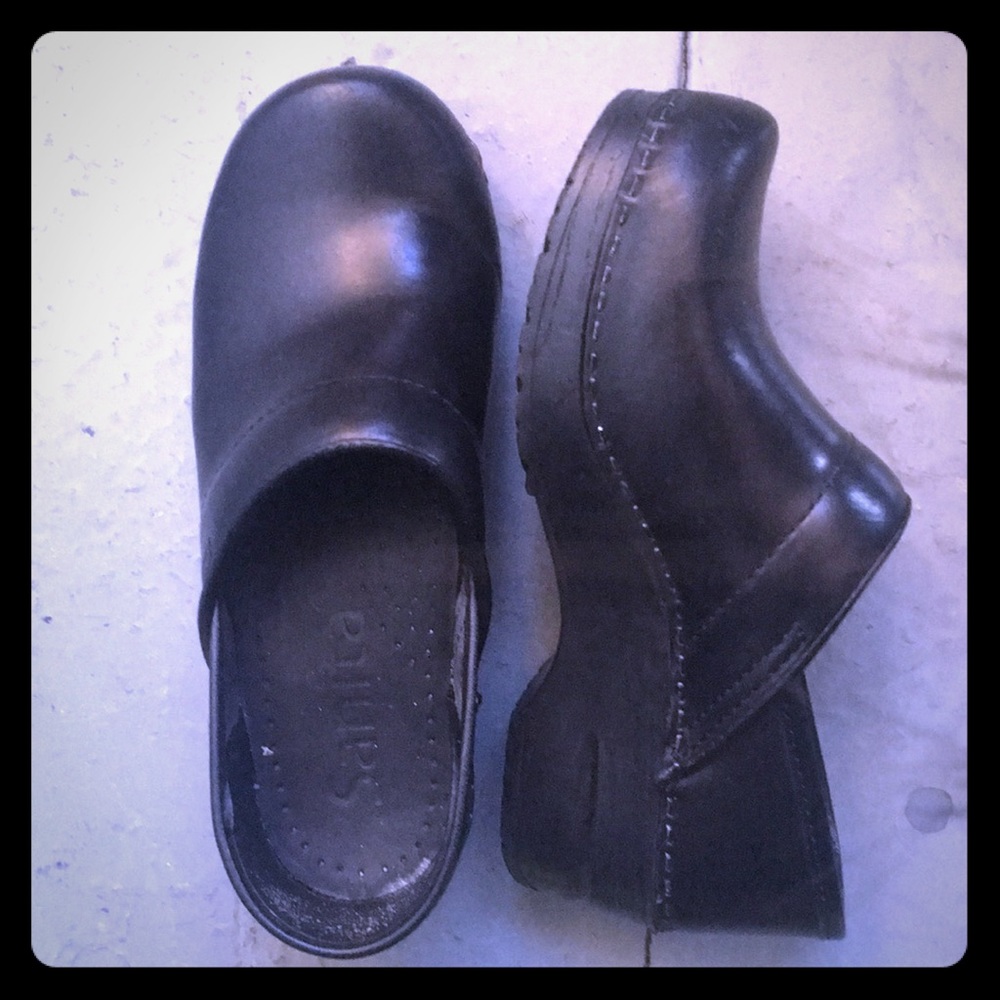 Sanitas black Cabrio leather work clogs sz 35